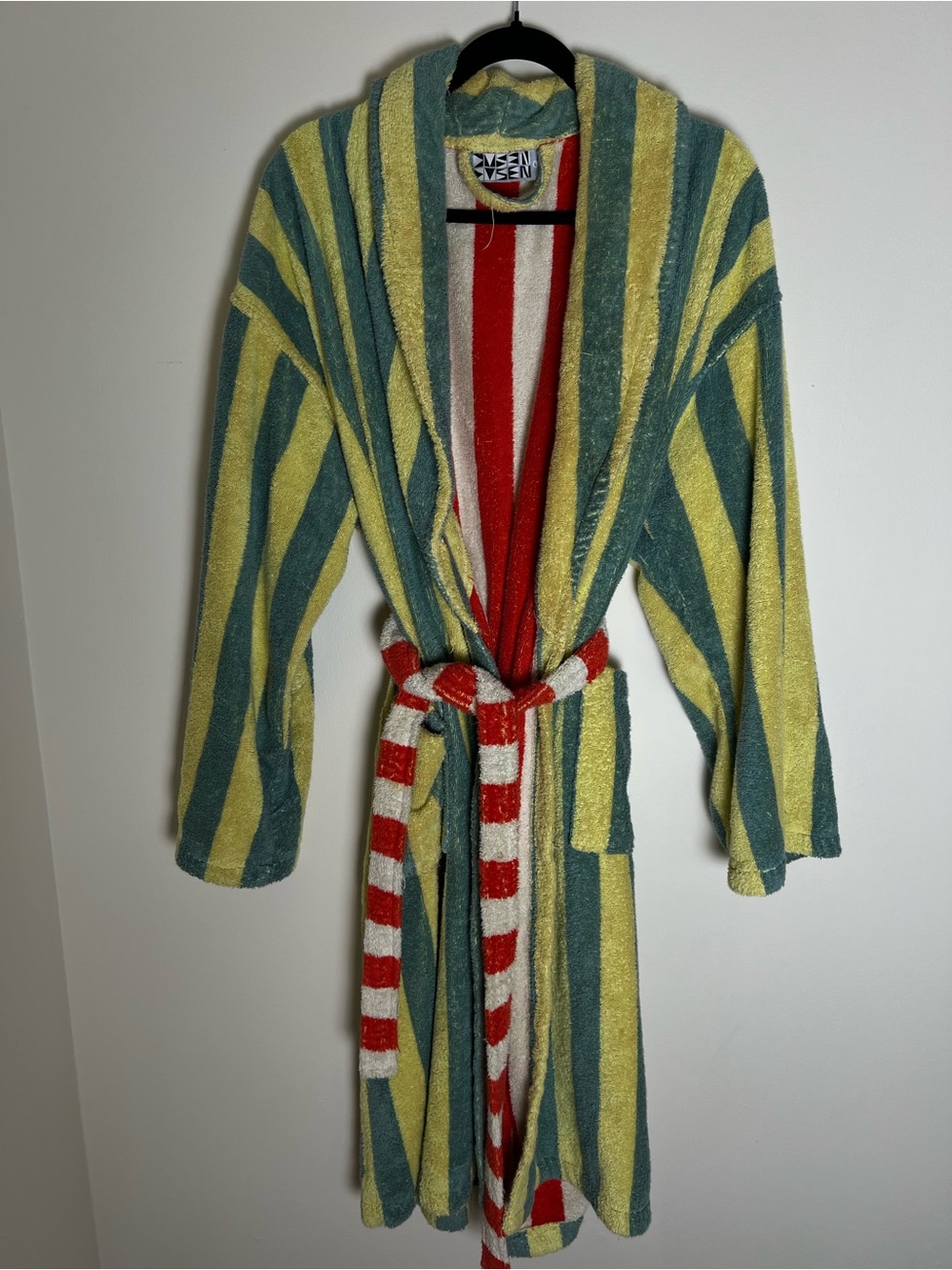 Dusen Dusen Robe - Picture 3 of 6